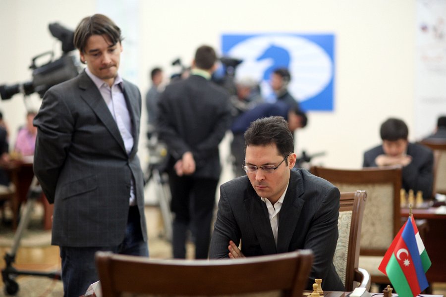 Morozevich observa a leko grand prix ajedrez 2012 tashkent