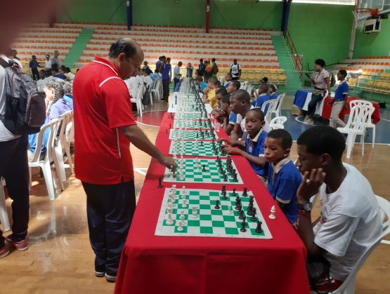 Escolares de República Dominicana reciben 5000 juegos de ajedrez